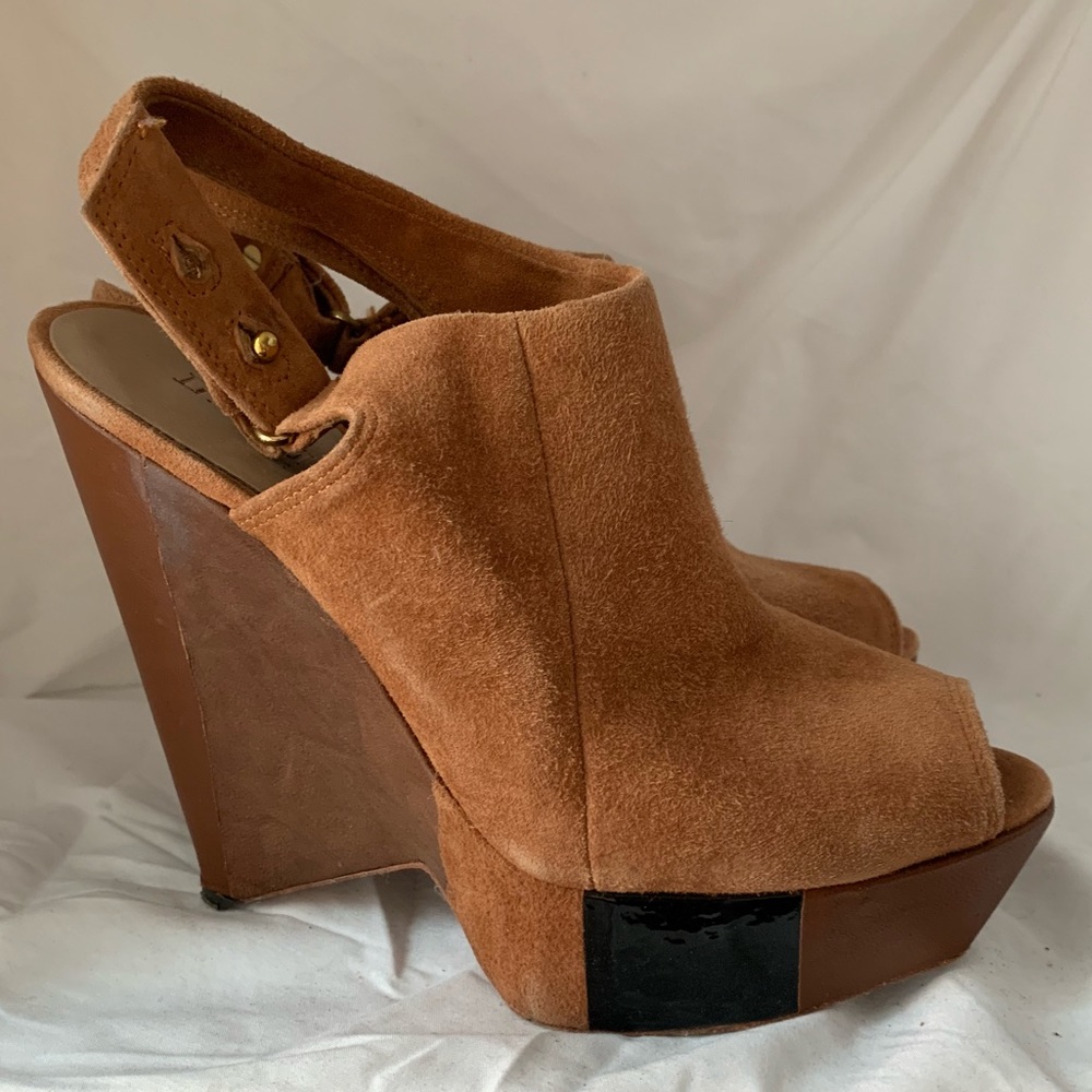 L.A.M.B. Camel wedges